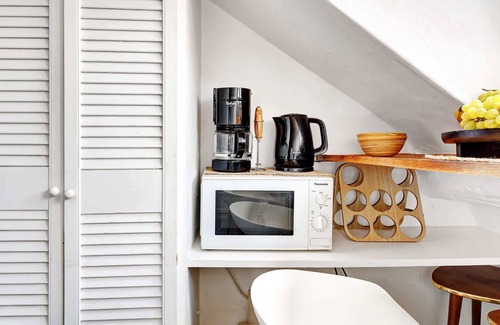 2nd Arrondissement Apartment | Charming Studio Overlooking Place des Victoires
