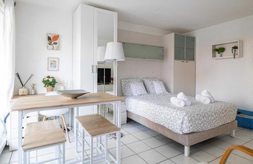 Les Baumettes Apartment | Charming Studio with pool & balcony -Heart of Nice