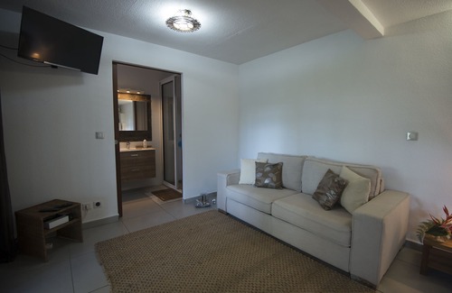 Le Moule Cottage | Charming suite, private spa, green surroundings, for 4 people