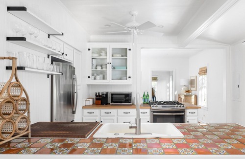 Sullivan's Island House | Charming Sullivan's Island Cottage!