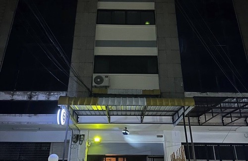 Bangkok Central Business District House | Charming 1-bedroom with WiFi and AC in wonderful Thonglor area