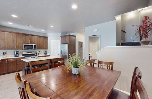 Sienna Hills House | Charming townhouse w/shared pool & hot tub, private W/D, free WiFi
