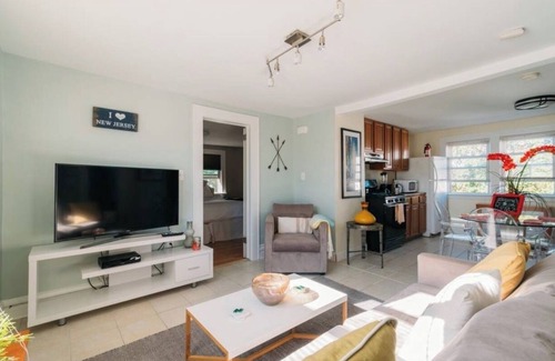 Ampere Apartment | Charming Travel Nest