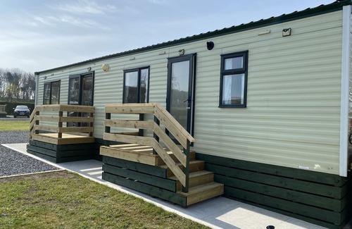 Newton Stewart Ski Chalet | Charming two bedroom static caravan in whithorn