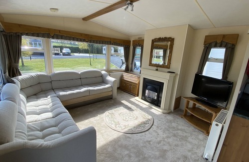 Newton Stewart Ski Chalet | Charming two bedroom static caravan in whithorn