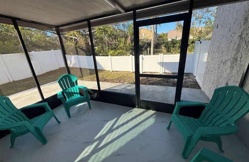 Oldsmar House | Charming Two bedroom house near Beaches and Tampa Bay attractions.