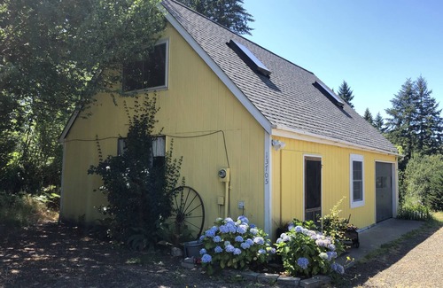 South Colby Cottage | Charming Vashon Island Cottage - Just 3 minutes from the ferry.