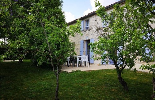 Nalliers House | Charming Vendée cottage - Les GlycinesHeated pool in season!