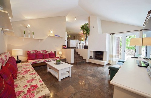 Baska Voda Villa | Charming Villa with Private Swimming Pool in Dalmatia