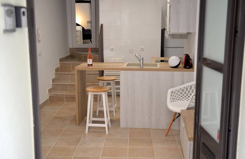 Perelada Apartment | Charming Village House in Central Peralada with Modern Amenities