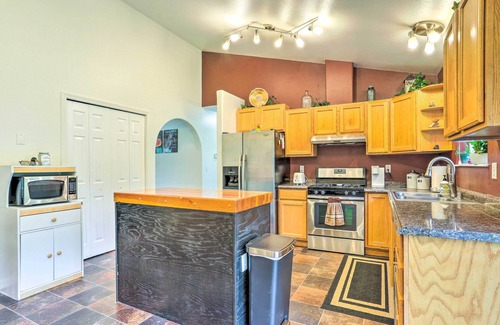 Meadow Lakes House | Charming Wasilla Retreat: Walk to Lake Lalen!