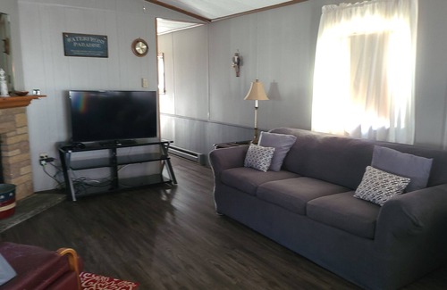 Fortescue Cottage | Charming Waterfront Cottage located ON the Bay! Fish, crab, relax π£πΉπ