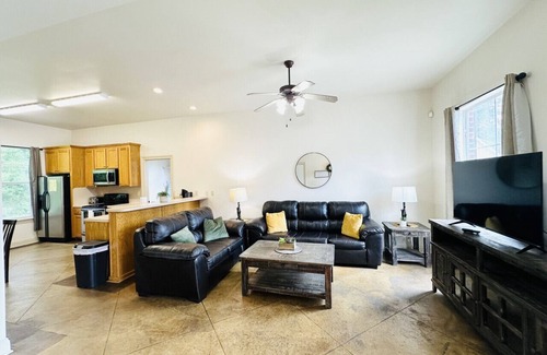 Pine Grove Apartment | Chateau 8, spacious townhouse in Tickfaw, LA