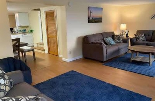 Frontenac Cottage | Chateau Country Inn and Captain's Cottage - Cottage