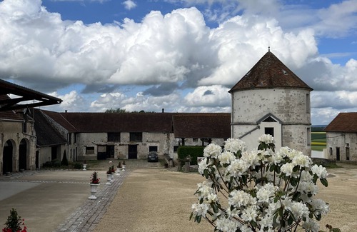 Wy-dit-Joli-Village House | Chateau D'hazeville