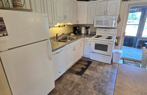 Red Lodge Hotel | Chateau Rouge Condominiums
