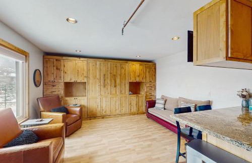 Historic District Hotel | Chateau Studio