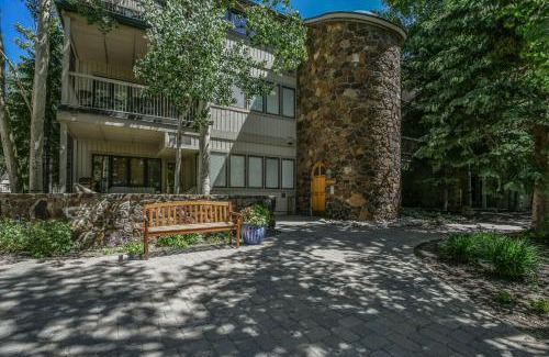Mountain House House | Chateaux DuMont 2725 by SummitCove Lodging