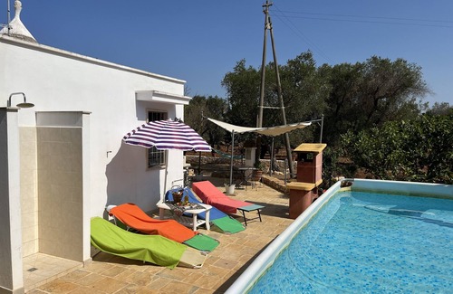 San Michele Salentino House | Chateaux des Trulli Charming and rustic trullo .