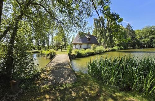 Verneuil d'Avre et d'Iton Villa | Chaumière entre rivière & champs, piscine privée