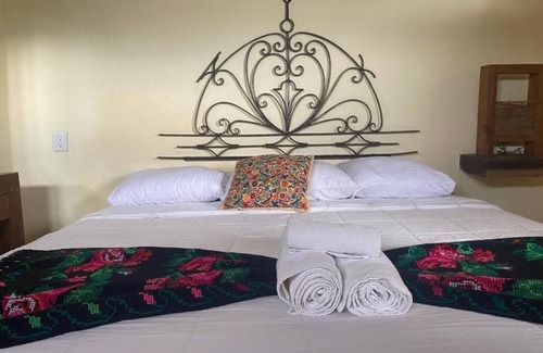 San Francisco Hotel | Chayo Gil a studio with jungle view + kitchen