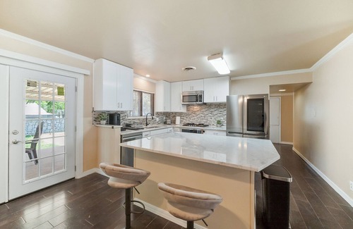 San Antonio House | Cheerful 3-bedroom Home with a Pool! And Game room. North central!