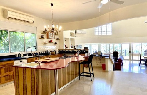 Zikhron Ya'aqov Villa | Cheerful 4-bedroom home with Sea & Nature VISTA