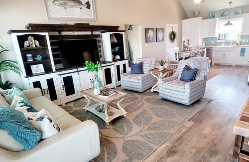 Crystal Beach Cottage | Cheerful Cottage with Breathtaking Views of the Gulf