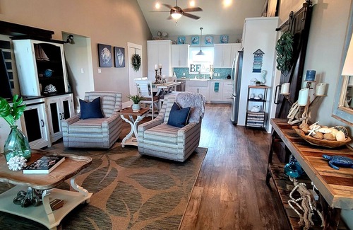 Crystal Beach Cottage | Cheerful Cottage with Breathtaking Views of the Gulf