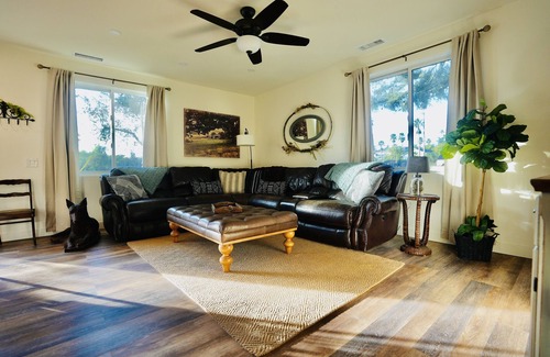 Valley Center Cottage | Cheerful Peaceful 4 BR Country Cottage Farmhouse