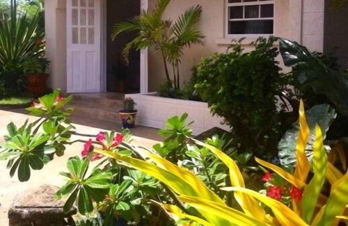 Inch Marlowe Apartment | 'Cheez Don Bread' is a Beach Front Accommodation in Long Beach Barbados.