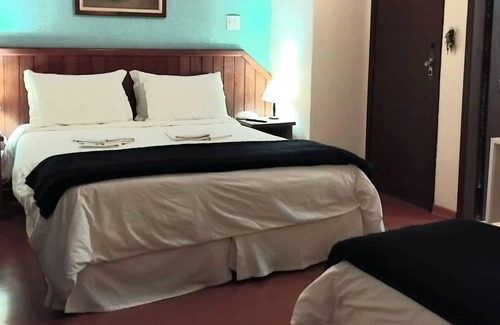 Sacra Familia do Tingua Hotel | Cheiro de Mata Pousada