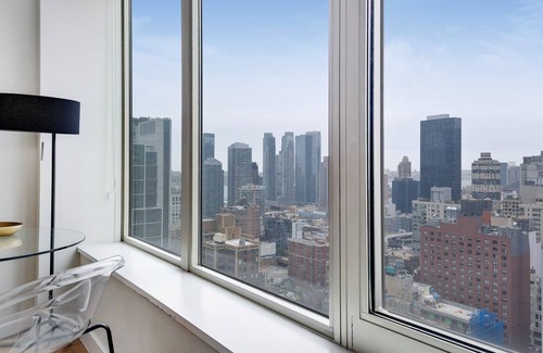Midtown Apartment | Chelsea Studio with Great Amenities & City Views