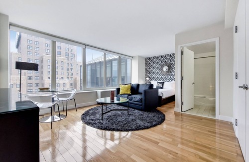 Midtown Apartment | Chelsea Studio with Great Amenities & City Views