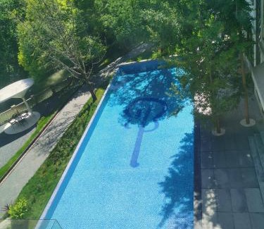 Chengdu Hotel | Chengdu Flowing Strings peninsula boutique hotel-Orange Guitar Museum