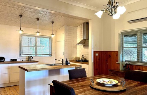 Beechworth Cottage | Cherry Blossom- Beechworth Getaways dog friendly