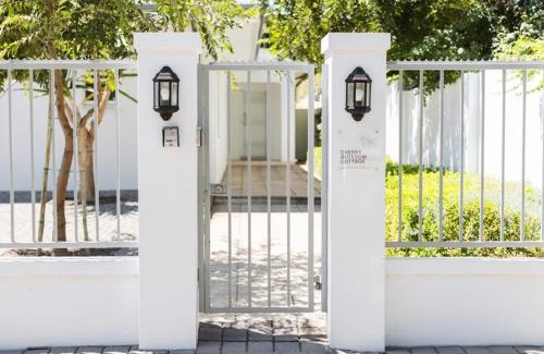 Ceres Apartment | Cherry Blossom