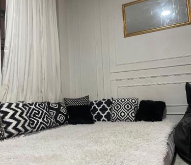 Changunarayan Ski Chalet | Chessboard villa Bar and restaurant