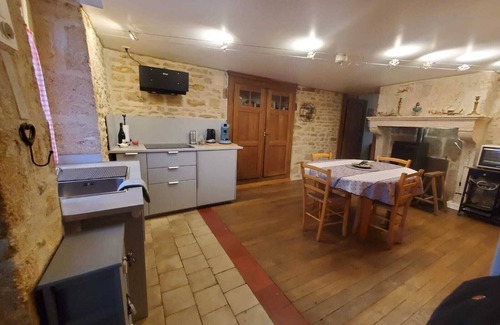 Humes House | Chez Émile Logement Entier, 2 Chambres, Jardin Privé