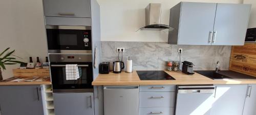 Beaune Apartment | Chez Charles Centre-Parking privé-Hospices-Gare