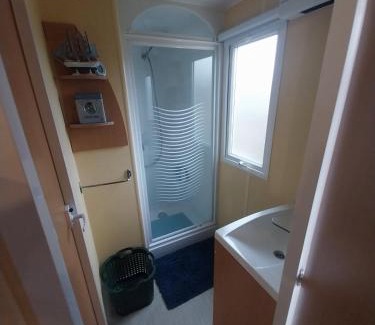 Saint-Loup House | Chez Elvis et Agnès, logement climatisé