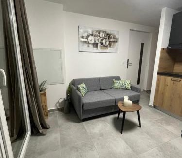 Lecci Apartment | Chez Jeff Lucchini