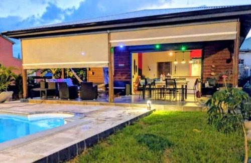 Destrellan House | Chez Labise