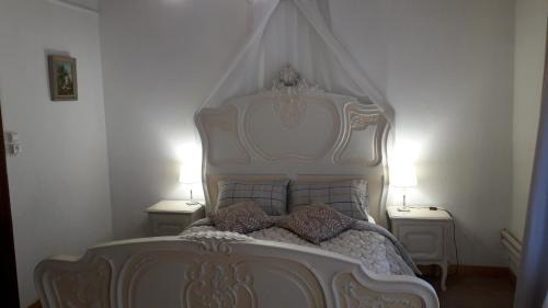 Bouillon Apartment | Chez Len & Filipp