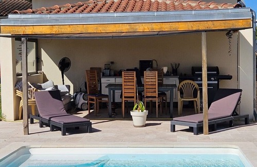 Salvagnac House | Chez Magali, a relaxing natural setting with swimming pool