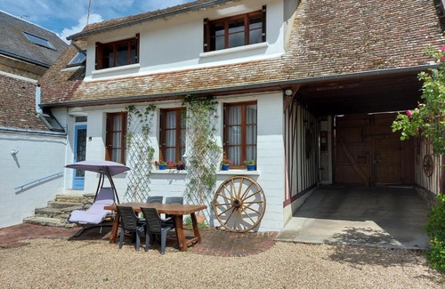 Trie-Chateau House | Chez Robins