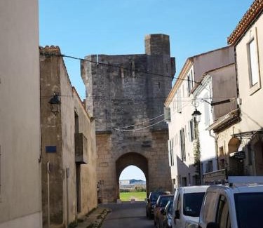Aigues-Mortes Medieval City House | chez sandrou
