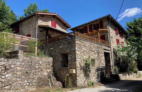 Gluiras House | Chez Swan, cozy gîte, heart of the Vallée de l'Eyrieux, Monts d'Ardèche Park