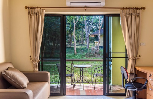 Nang Lae Hotel | Chiangrai Lake Hill Resort