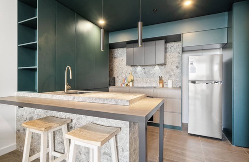 North Fremantle Apartment | Chic 1-Bed Escape in Fremantle with Parking